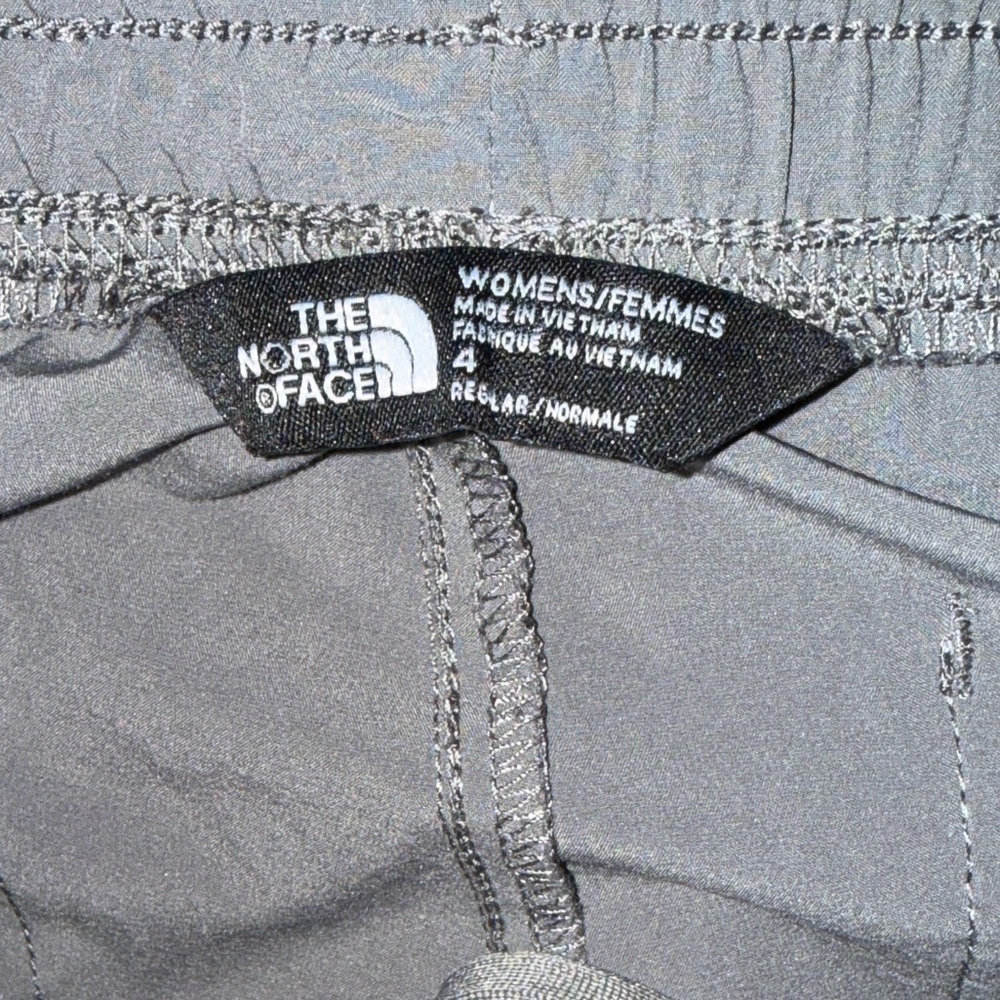 The North Face Women's Gunmetal Super Light Cargo Joggers EUC 4 - Picture 2 of 10